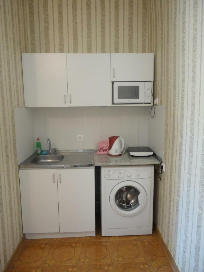 Like Home Guesthouse & Tours Yerevan Bagian luar foto