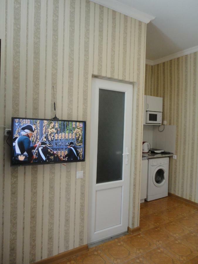 Like Home Guesthouse & Tours Yerevan Bagian luar foto